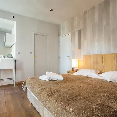 Studio Hyper-centre Rue Paradis *
