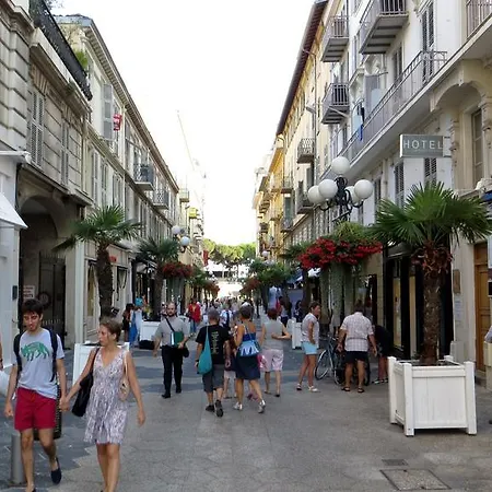 Studio Hyper-centre Rue Paradis * Nice
