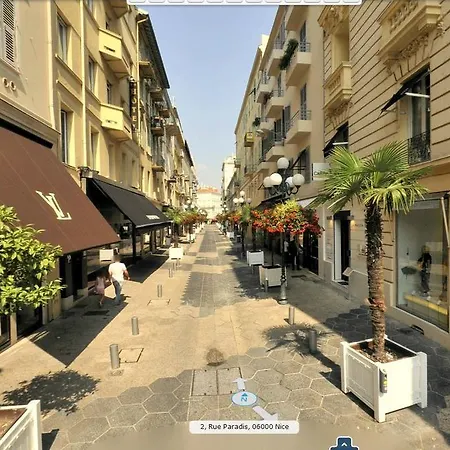 Studio Hyper-centre Rue Paradis Nice