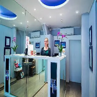 Studio Hyper-centre Rue Paradis Apartment *